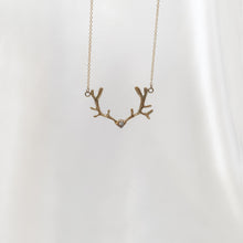 Load image into Gallery viewer, Necklace Freyja Deer Spirit