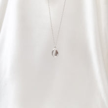 Load image into Gallery viewer, Necklace Shell Small