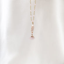 Load image into Gallery viewer, Necklace Fan Stone with Pearl