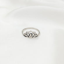 Load image into Gallery viewer, Ring India Half Lotus Flower