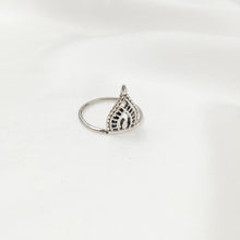 Load image into Gallery viewer, Ring India Small Pagoda