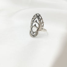 Load image into Gallery viewer, Ring India Queen Crown