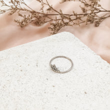 Load image into Gallery viewer, Ring India Bindi Triangle