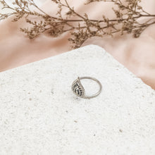 Load image into Gallery viewer, Ring India Small Pagoda