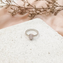 Load image into Gallery viewer, Ring Drop Opal