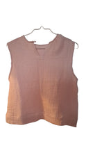 Load image into Gallery viewer, Cotton Crepe Gauze Sleeveless Shirt
