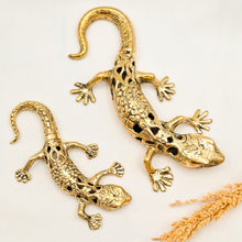 Load image into Gallery viewer, Brass Decor Gecko
