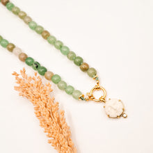 Load image into Gallery viewer, Necklace Knot Big Stone
