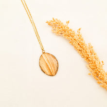 Load image into Gallery viewer, Necklace Moon Crystal White Oval Shape
