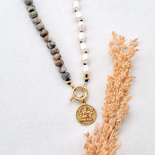Load image into Gallery viewer, Necklace Knot Big Stone

