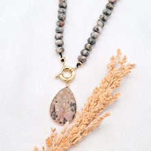 Load image into Gallery viewer, Necklace Knot Big Stone
