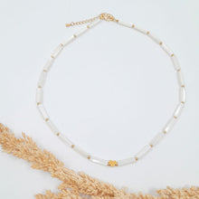 Load image into Gallery viewer, Necklace Pipe with Heart Gold
