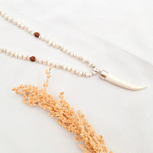 Load image into Gallery viewer, Necklace Yoga Horn

