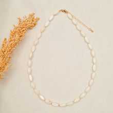 Load image into Gallery viewer, Choker Oval Mother Of Pearl
