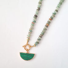 Load image into Gallery viewer, Necklace Knot Big Stone
