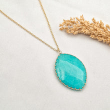 Load image into Gallery viewer, Necklace Moon Crystal White Oval Shape
