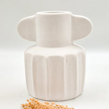Load image into Gallery viewer, Lombok Vase Belimbing With Handle
