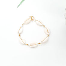 Load image into Gallery viewer, Bracelet Cowrie Magic Mermaid
