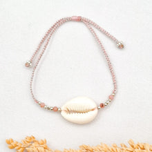 Load image into Gallery viewer, Bracelet Cowrie Kepang
