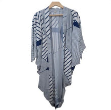 Load image into Gallery viewer, Kimono Lipat Medium
