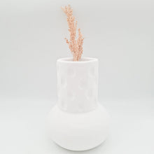 Load image into Gallery viewer, Lombok Vase Sisit
