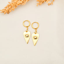 Load image into Gallery viewer, Earring Love Heart Protector Eyes
