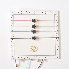Load image into Gallery viewer, Bracelet Single String with Single Shell &amp; Gemstone
