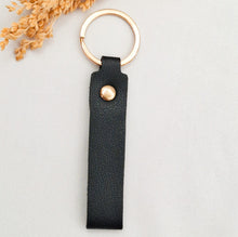 Load image into Gallery viewer, Keychain Leather
