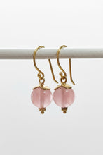 Load image into Gallery viewer, Earring Freyja Flower Gemstone Ball
