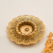 Load image into Gallery viewer, Brass Incense Holder  Flower
