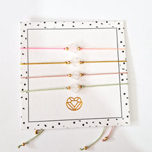 Load image into Gallery viewer, Bracelet Single String with Single Shell &amp; Gemstone
