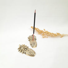 Load image into Gallery viewer, Brass Incense Holder Pineapple
