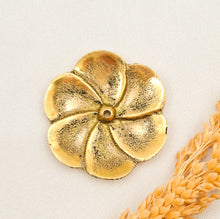 Load image into Gallery viewer, Brass Incense Holder Frangipani
