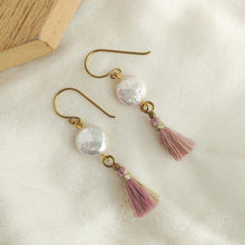 Load image into Gallery viewer, Earring Full Moon Tassel
