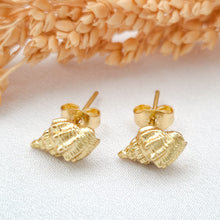 Load image into Gallery viewer, Earring Stud Mini Snail shell Motif
