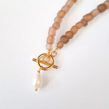 Load image into Gallery viewer, Choker Bead and Pearl
