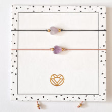 Load image into Gallery viewer, Bracelet Single String with Single Shell &amp; Gemstone
