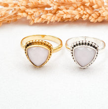 Load image into Gallery viewer, Ring Triangle Gemstone
