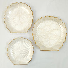 Load image into Gallery viewer, Decorative Trinket Plate Mutiara
