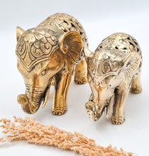 Load image into Gallery viewer, Brass Decor Elephant Happy Kerawang
