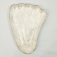 Load image into Gallery viewer, Decorative Trinket Plate Shell Line Gold/Silver
