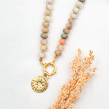 Load image into Gallery viewer, Necklace Knot Big Stone
