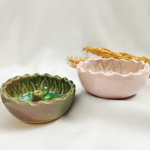 Load image into Gallery viewer, Incense Holder Ceramic Teratai Gerigi
