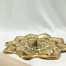 Load image into Gallery viewer, Brass Incense Holder Plate Flower

