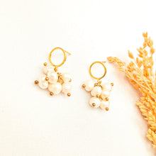 Load image into Gallery viewer, Earring Cherry Pearl
