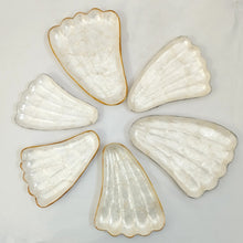 Load image into Gallery viewer, Decorative Trinket Plate Shell Line Gold/Silver
