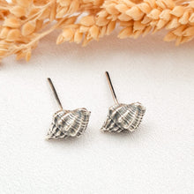 Load image into Gallery viewer, Earring Stud Mini Snail shell Motif
