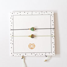 Load image into Gallery viewer, Bracelet Single String with Single Shell &amp; Gemstone
