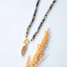 Load image into Gallery viewer, Necklace Knot Big Stone

