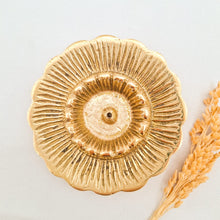 Load image into Gallery viewer, Brass Incense Holder  Flower
